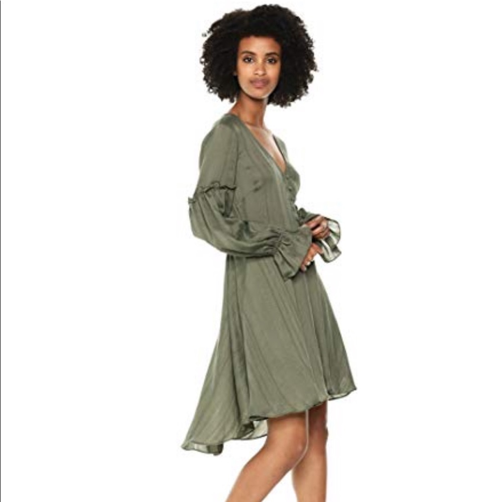 SOLD xx NWT BCBG Dress - Picture 4 of 8